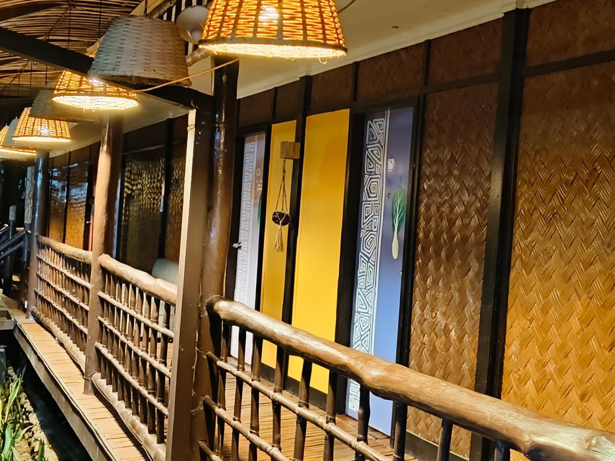 Lokal Hut Bed And Breakfast Puerto Princesa Exterior foto