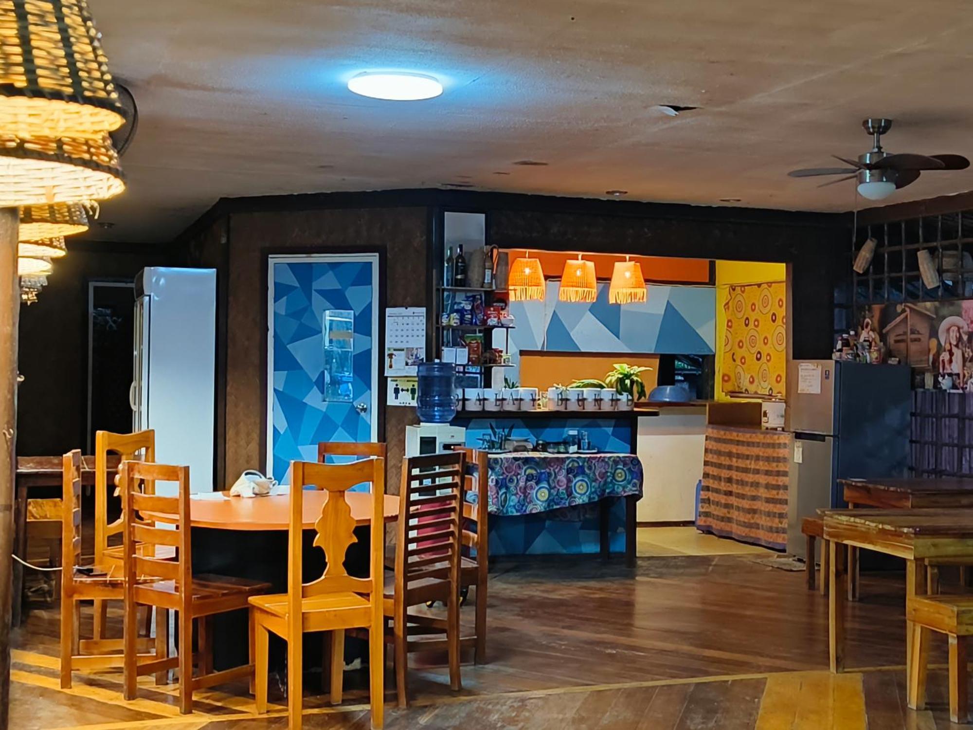 Lokal Hut Bed And Breakfast Puerto Princesa Exterior foto